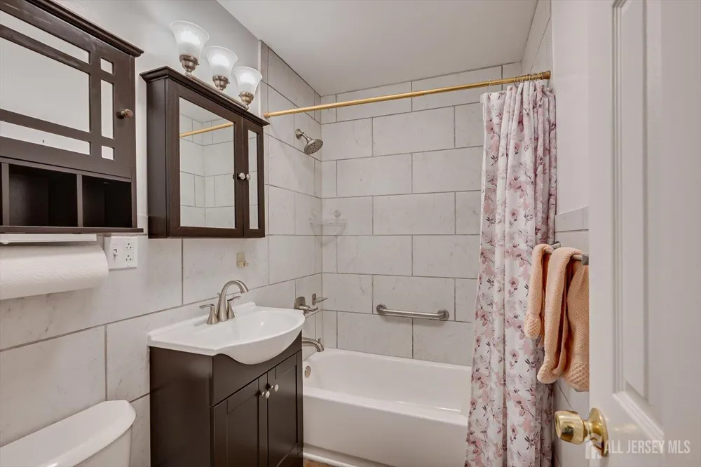 37 Kate Terrace Piscataway, NJ 08854