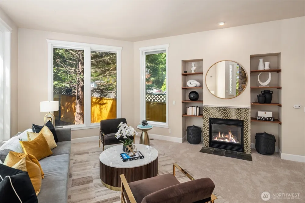 4600 Green Lake Way Seattle, WA 98103