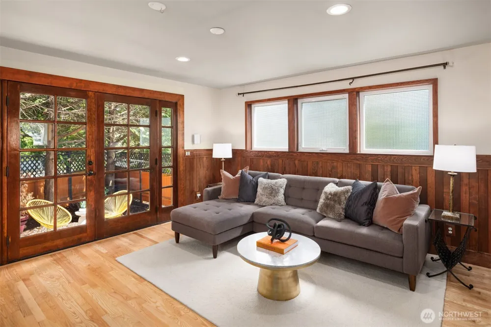 4600 Green Lake Way Seattle, WA 98103