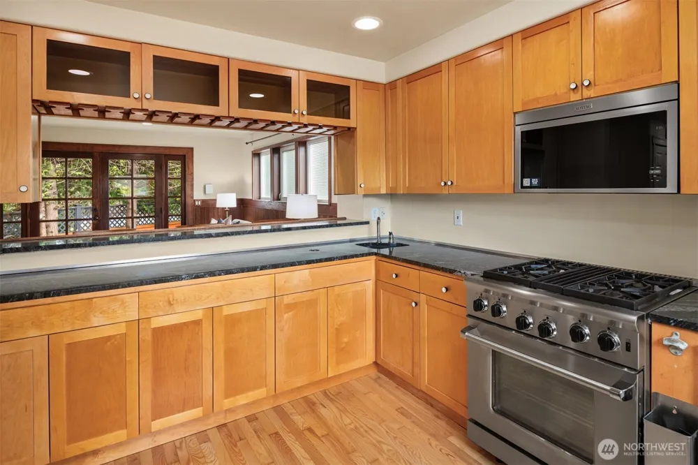 4600 Green Lake Way Seattle, WA 98103