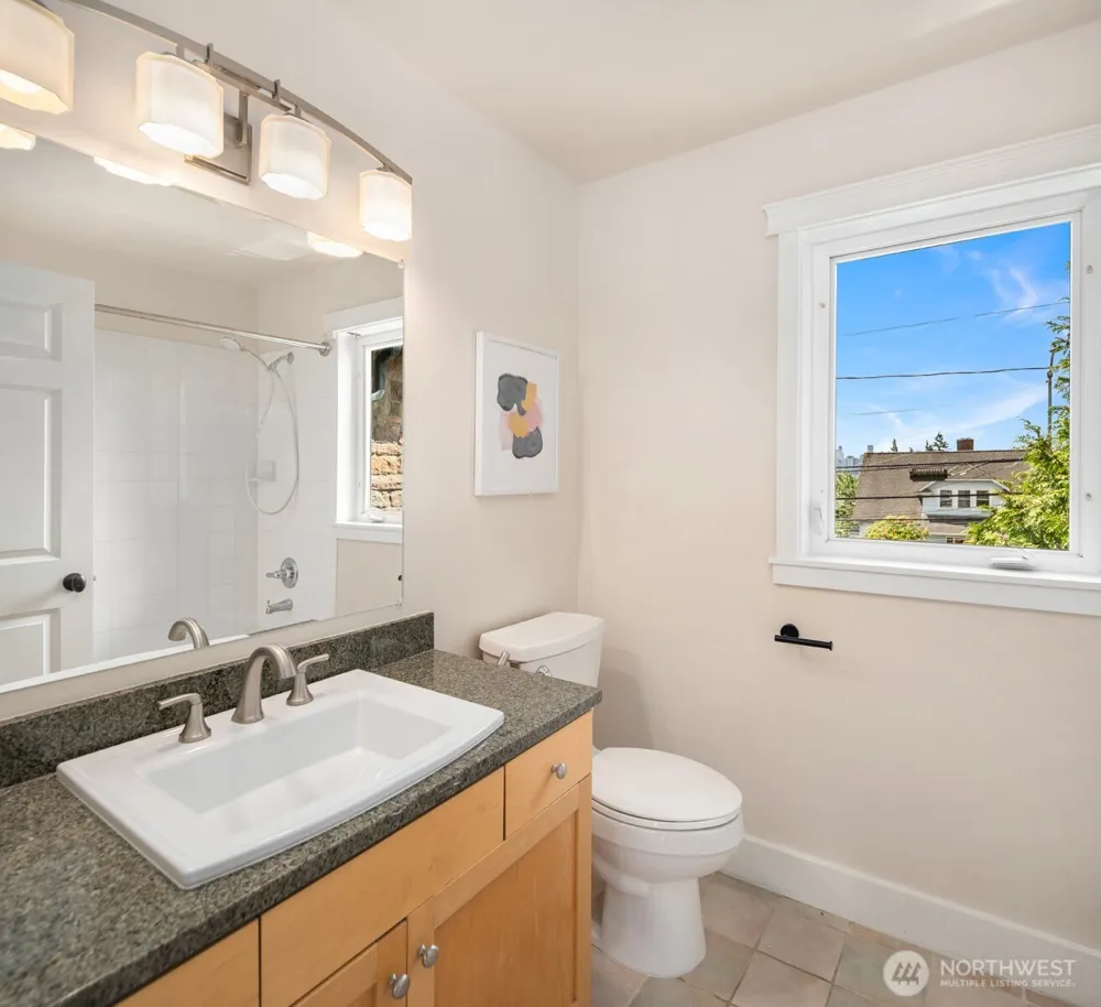 4600 Green Lake Way Seattle, WA 98103