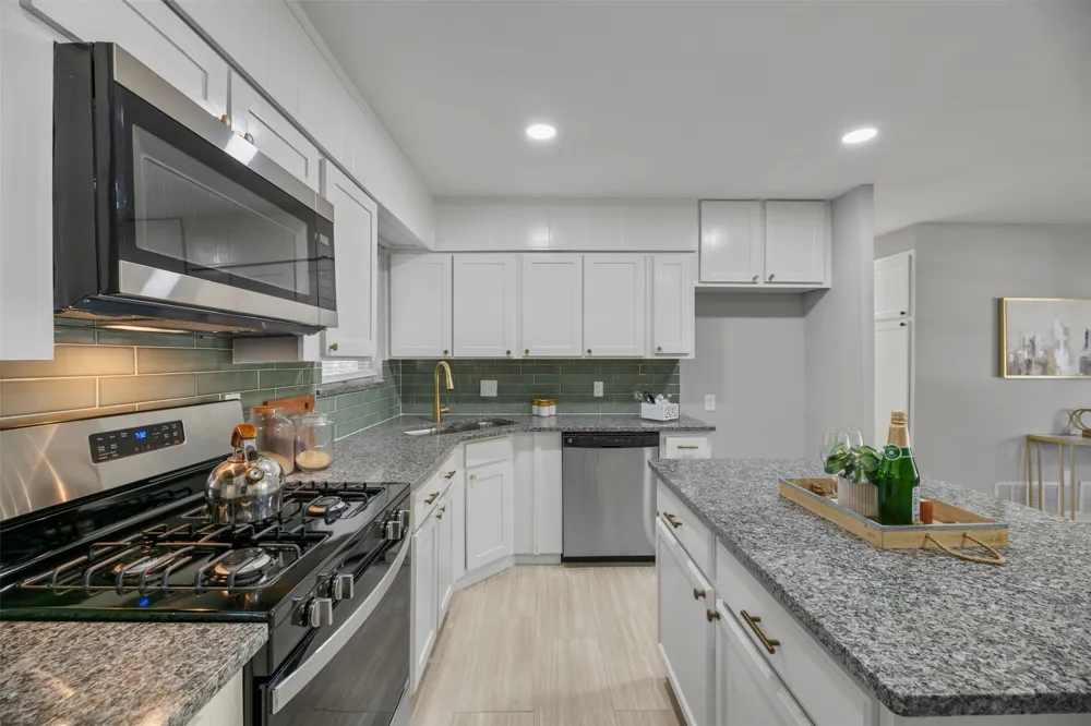 414 Freestone Drive Euless, TX 76039
