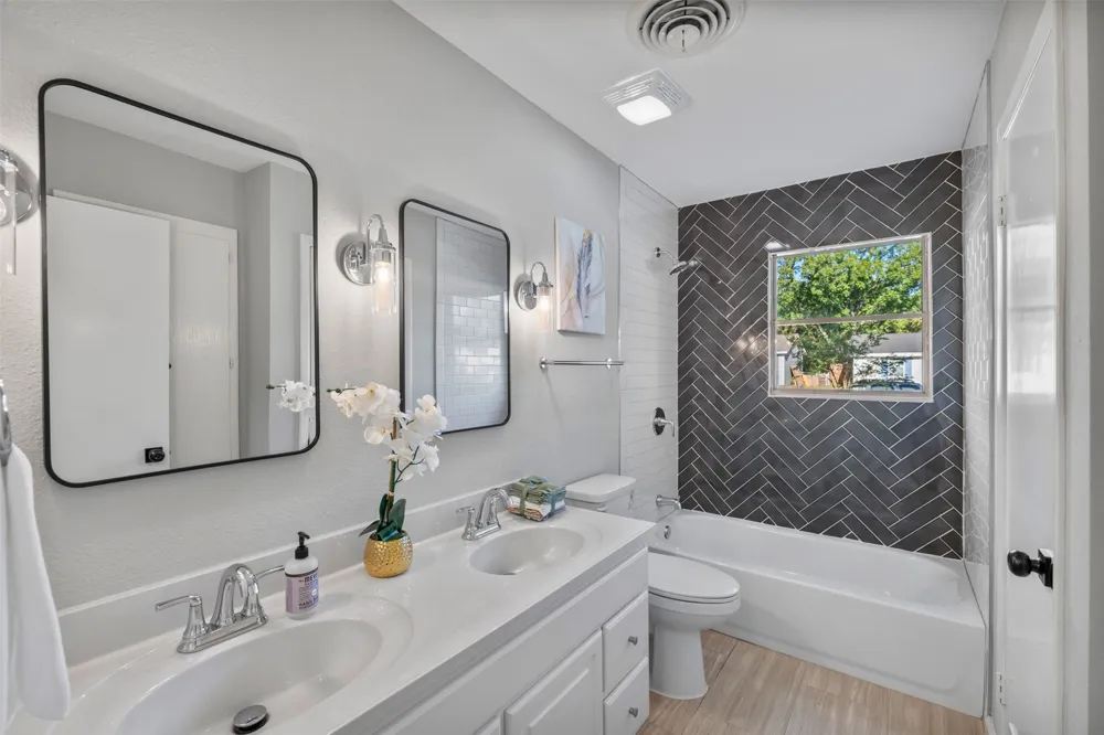 414 Freestone Drive Euless, TX 76039