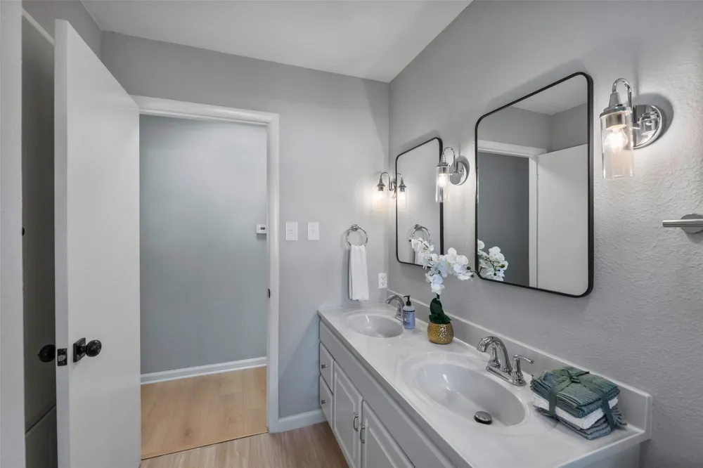 414 Freestone Drive Euless, TX 76039