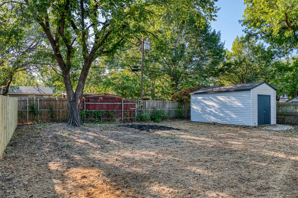 414 Freestone Drive Euless, TX 76039