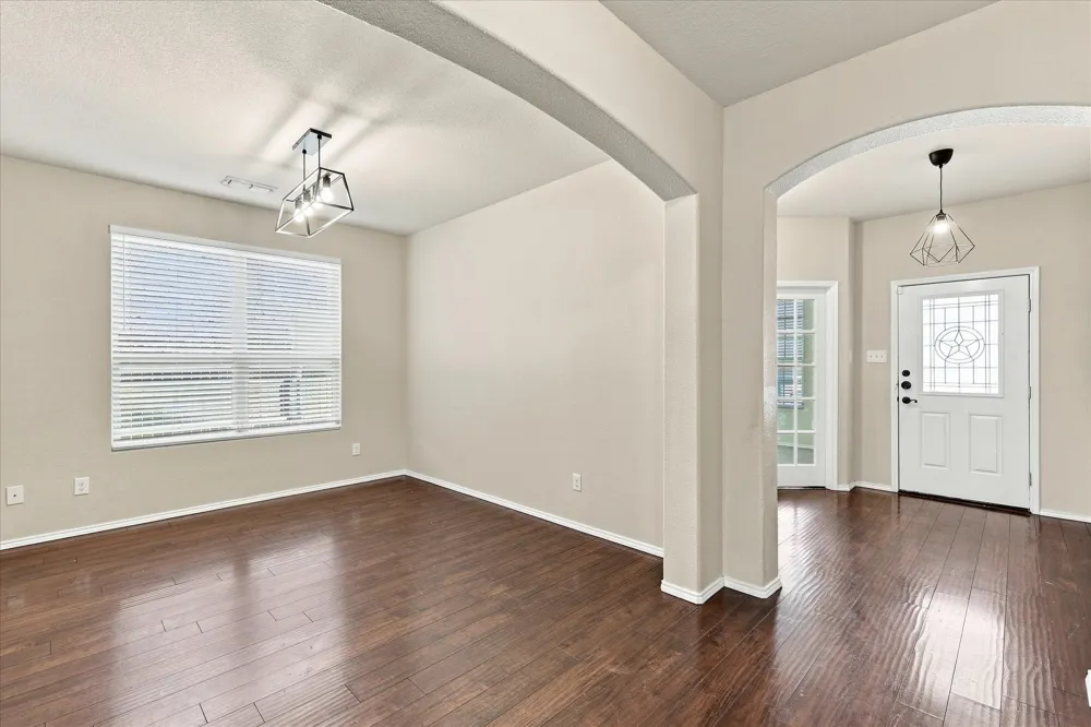 2113 Danibelle Drive Heartland, TX 75126