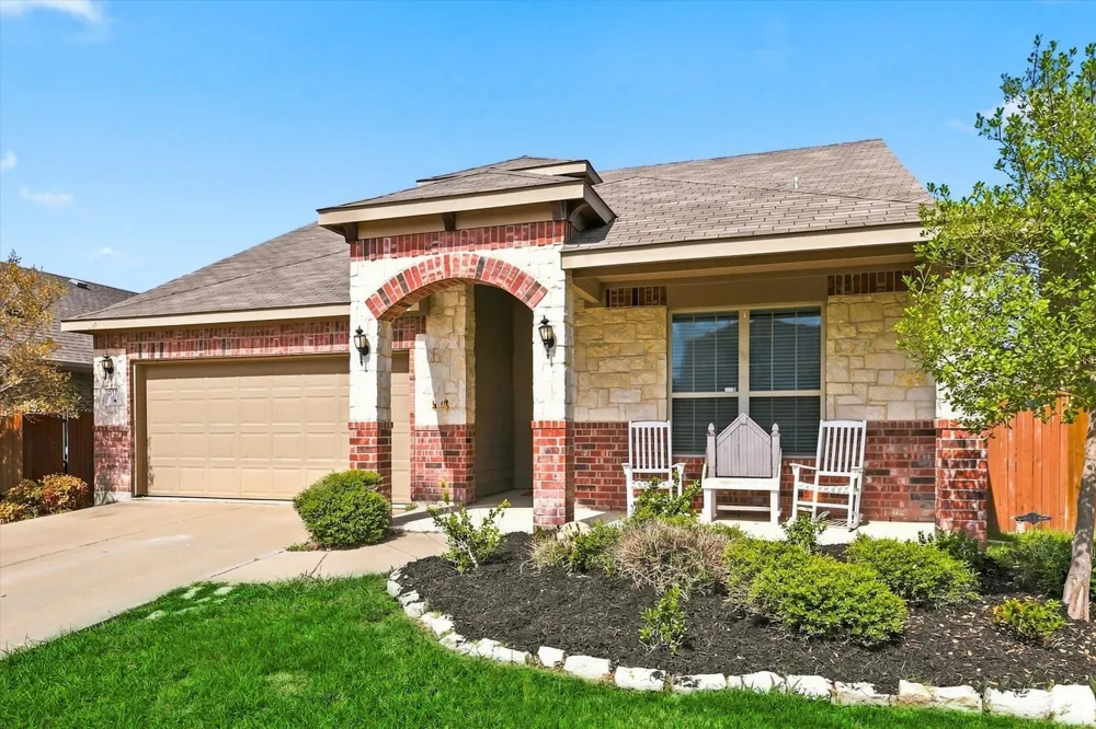 2113 Danibelle Drive Heartland, TX 75126