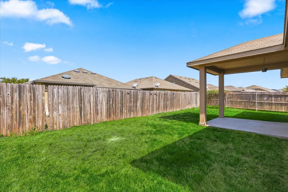2113 Danibelle Drive Heartland, TX 75126