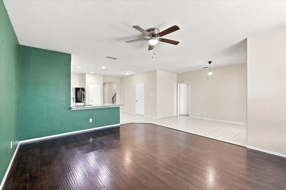 2113 Danibelle Drive Heartland, TX 75126