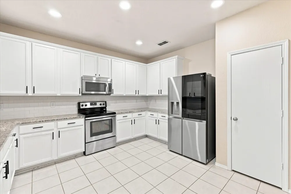 2113 Danibelle Drive Heartland, TX 75126