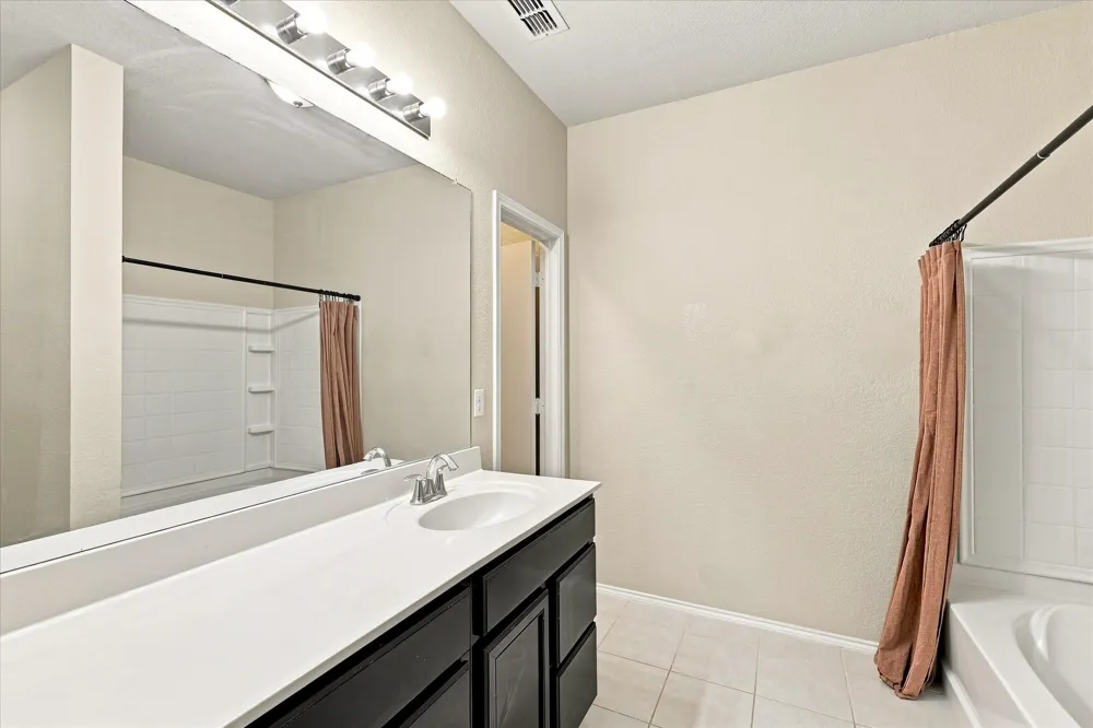 2113 Danibelle Drive Heartland, TX 75126