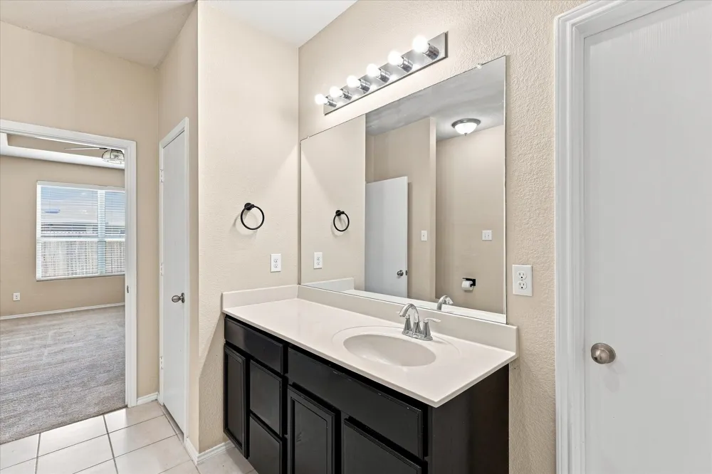 2113 Danibelle Drive Heartland, TX 75126