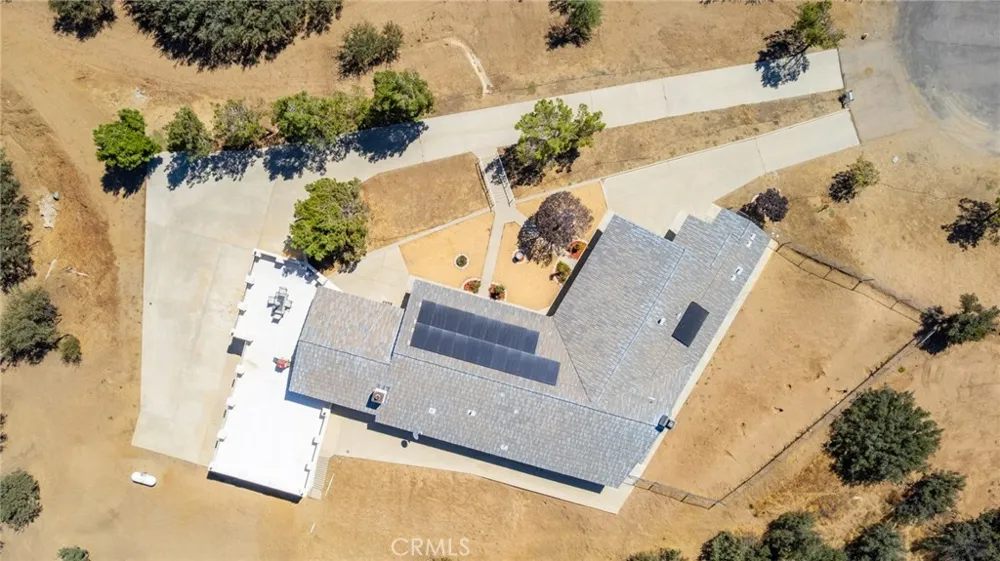 8384 Highland Court Oak Hills, CA 92344