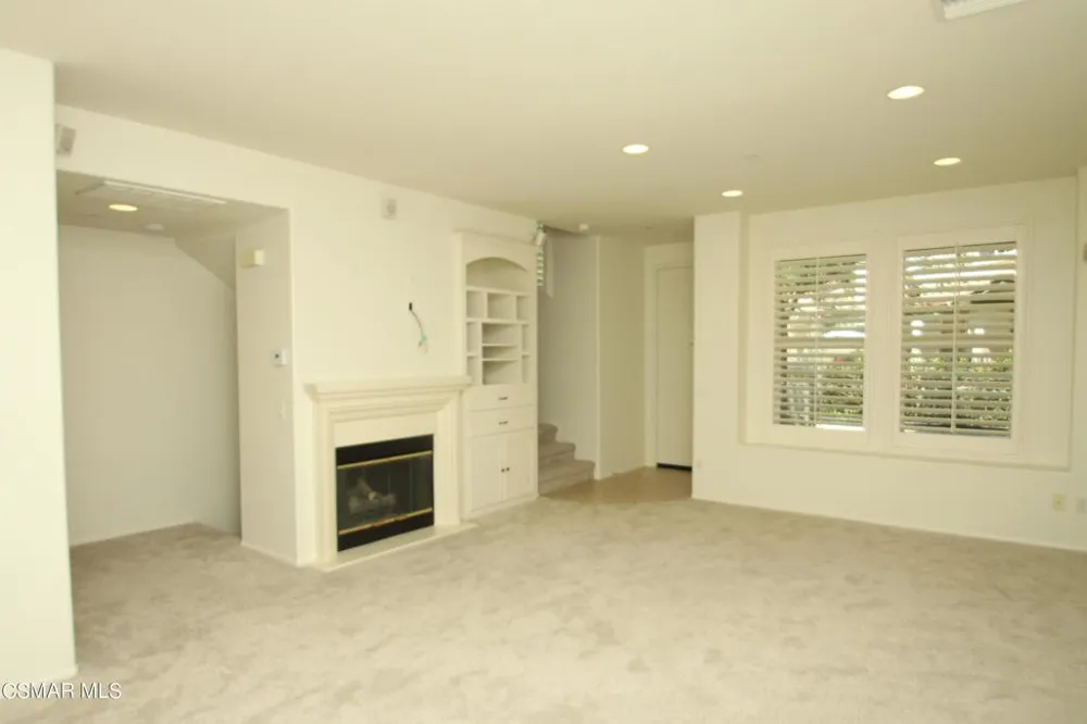 236 Via Antonio Newbury Park, CA 91320