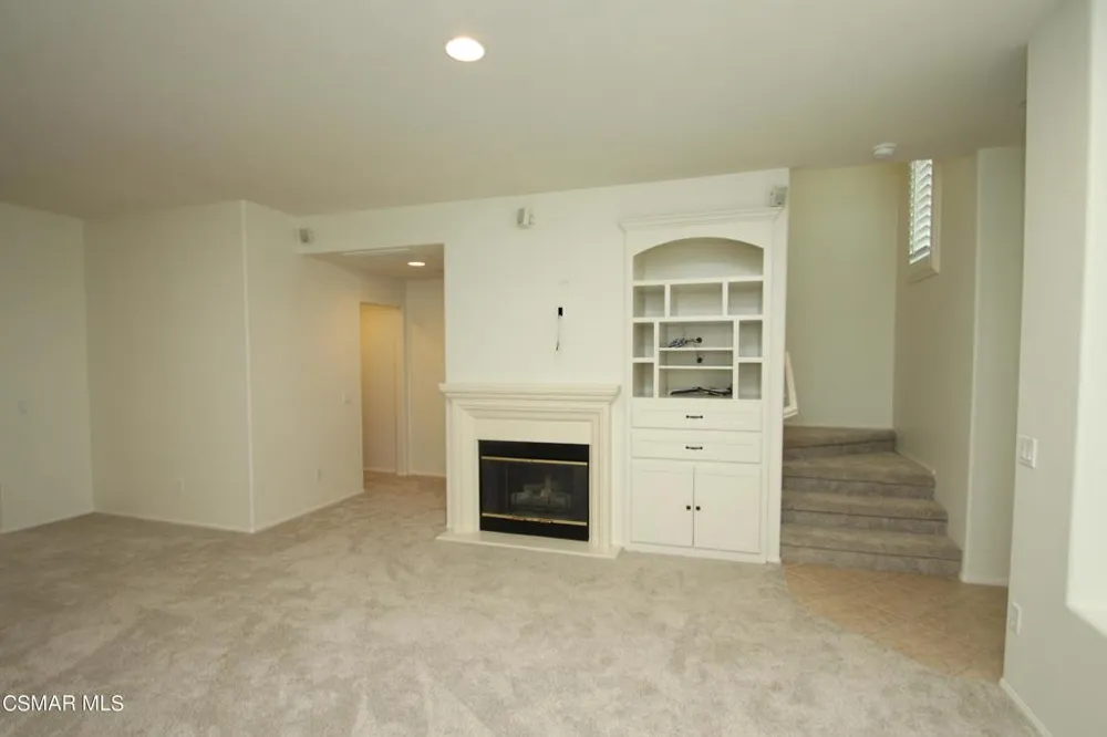 236 Via Antonio Newbury Park, CA 91320