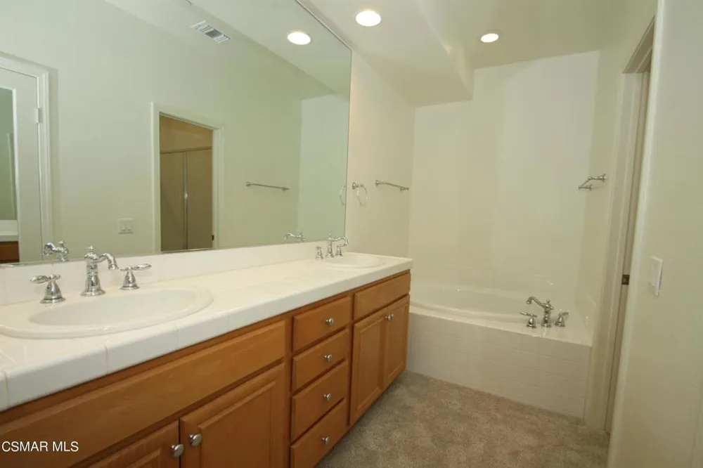 236 Via Antonio Newbury Park, CA 91320