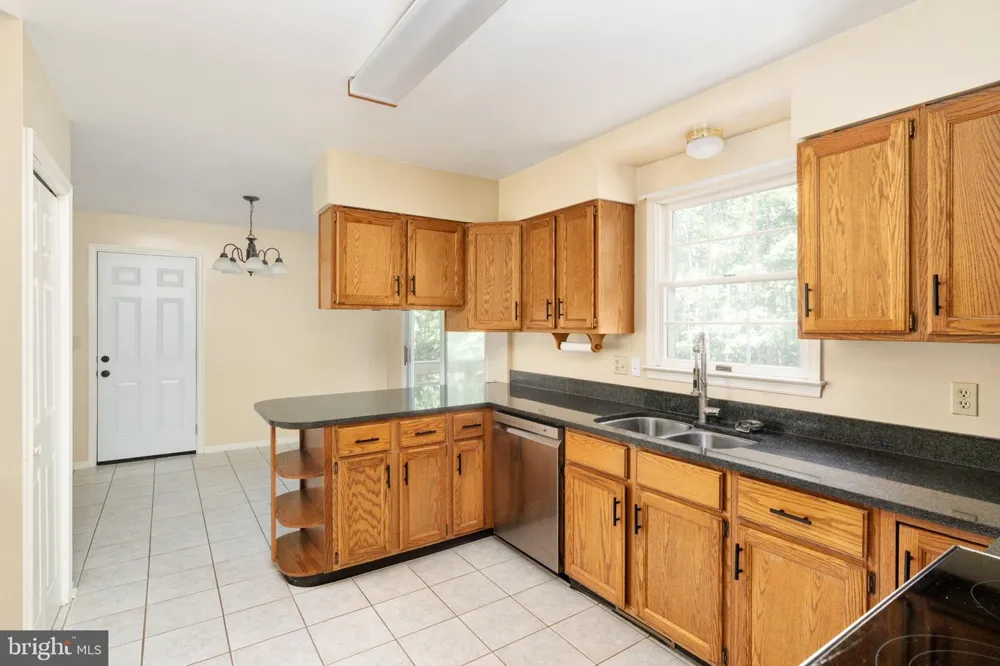 14377 FARMER DRIVE Woodford, VA 22580