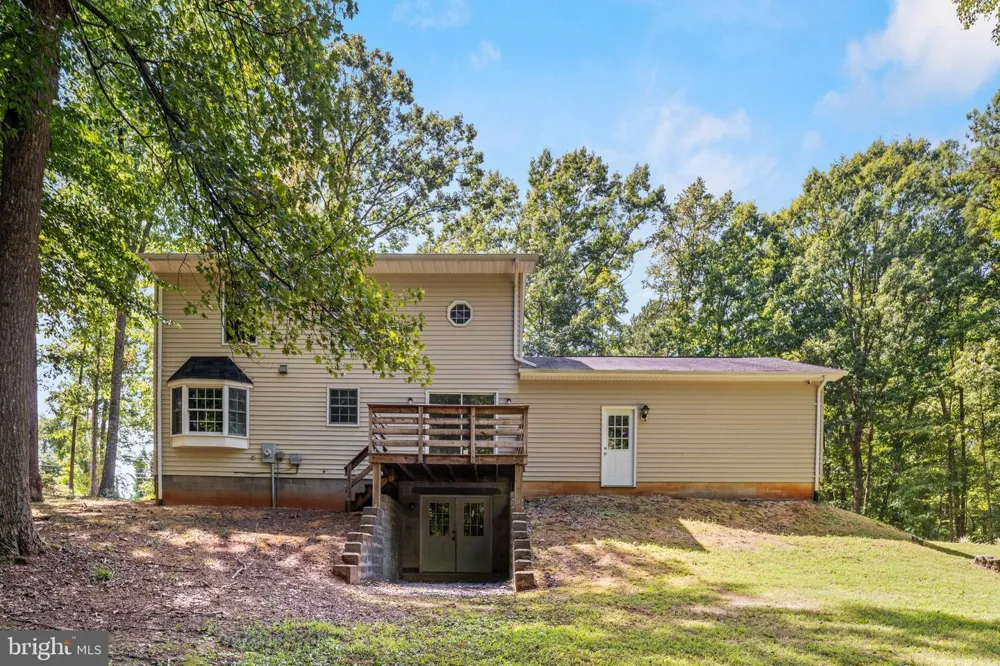 14377 FARMER DRIVE Woodford, VA 22580