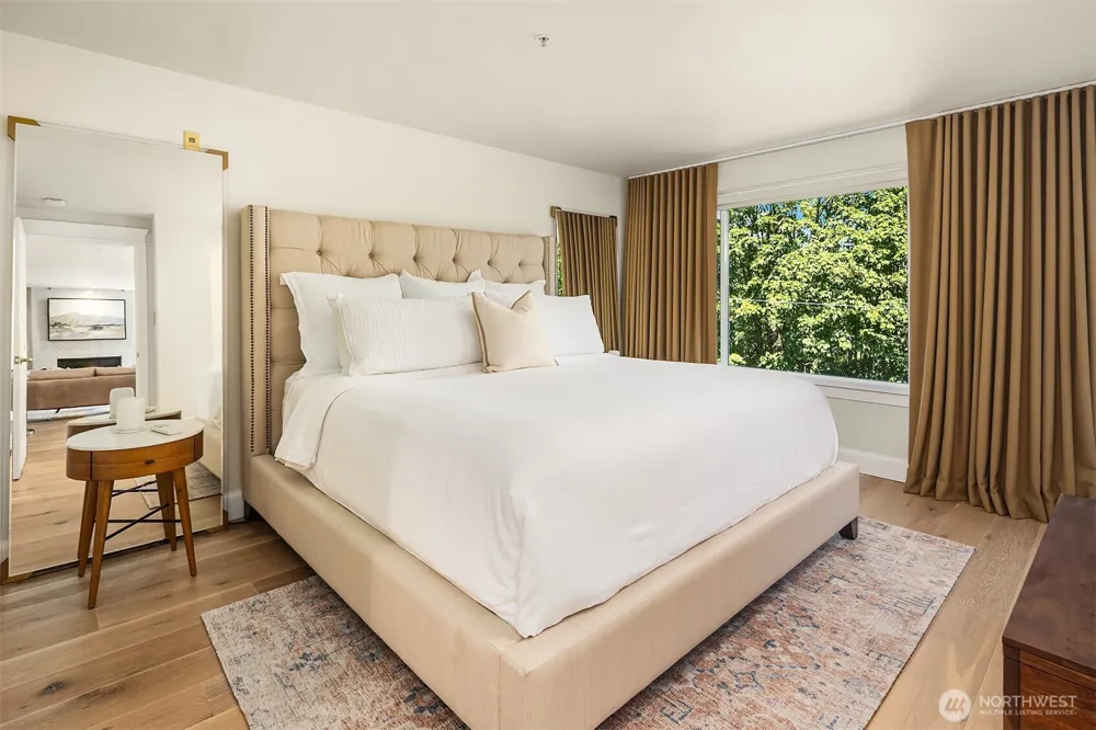 2334 Thorndyke Avenue W #301 Seattle, WA 98199
