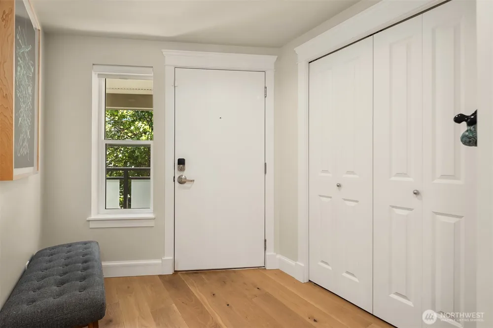 2334 Thorndyke Avenue W #301 Seattle, WA 98199