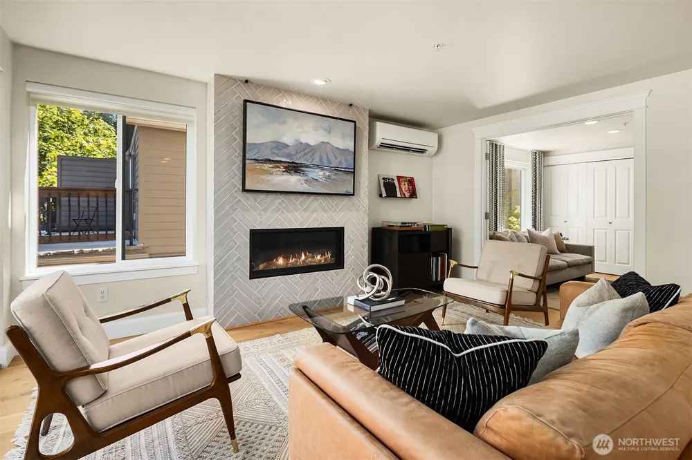 2334 Thorndyke Avenue W #301 Seattle, WA 98199