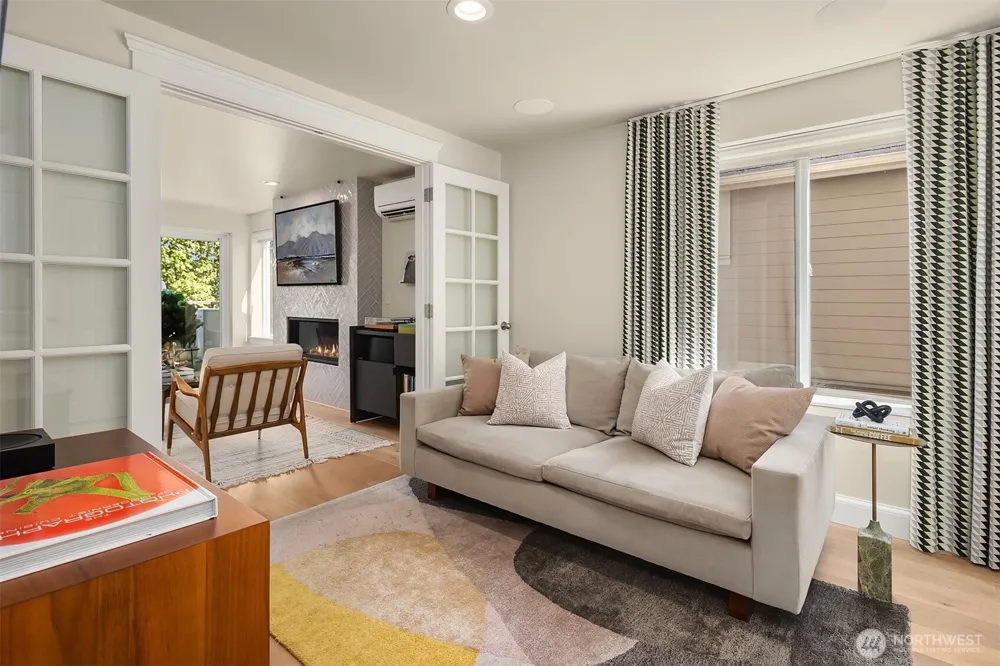 2334 Thorndyke Avenue W #301 Seattle, WA 98199