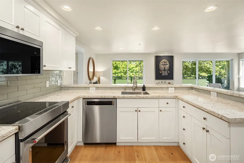 2334 Thorndyke Avenue W #301 Seattle, WA 98199