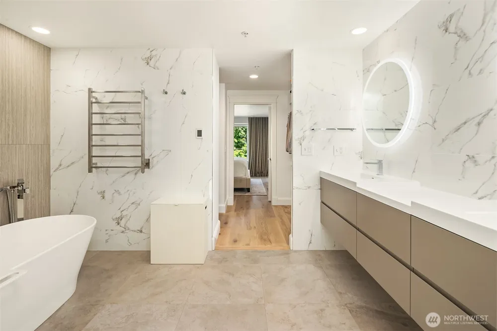 2334 Thorndyke Avenue W #301 Seattle, WA 98199