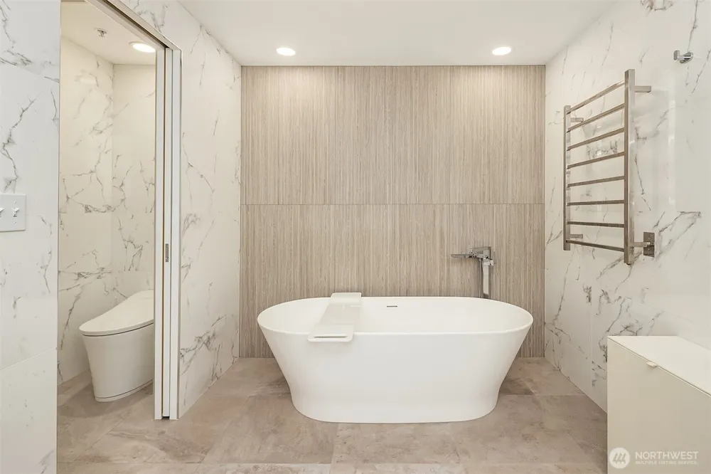 2334 Thorndyke Avenue W #301 Seattle, WA 98199