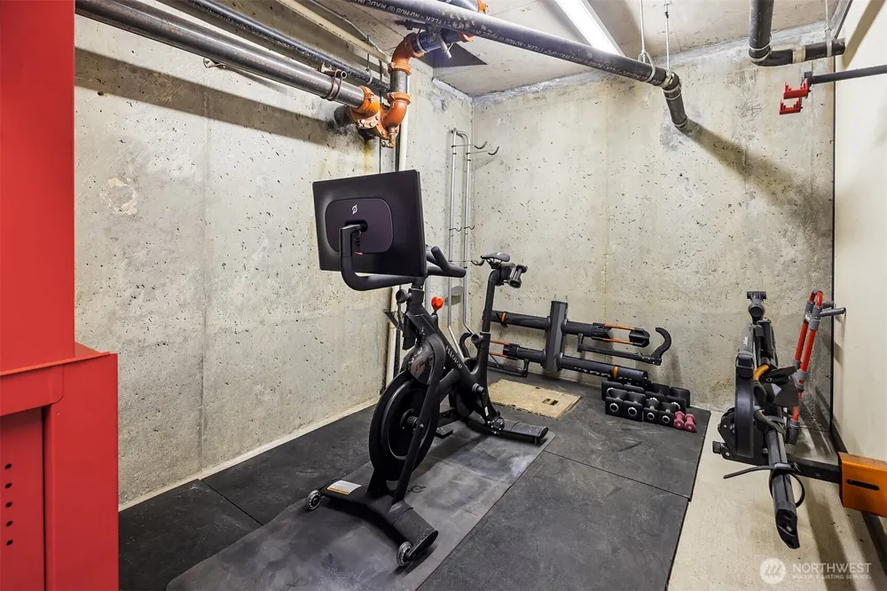 2334 Thorndyke Avenue W #301 Seattle, WA 98199