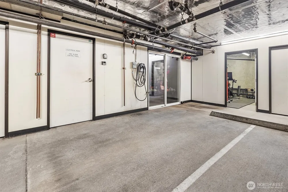 2334 Thorndyke Avenue W #301 Seattle, WA 98199