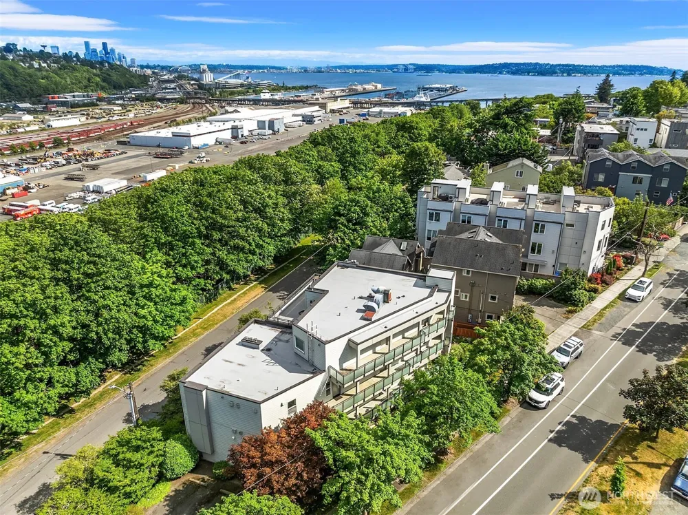 2334 Thorndyke Avenue W #301 Seattle, WA 98199