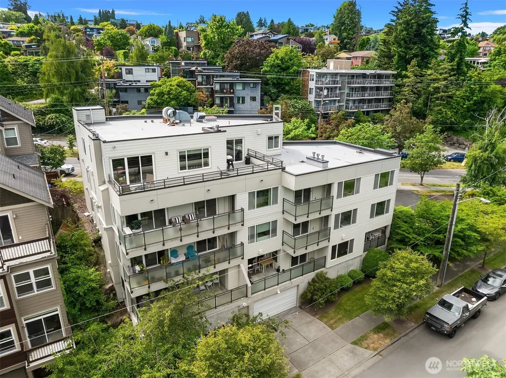 2334 Thorndyke Avenue W #301 Seattle, WA 98199
