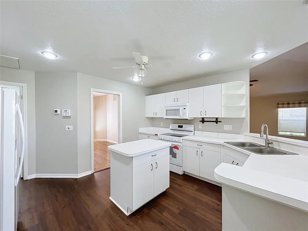 4012 THACKERY WAY Plant City, FL 33566