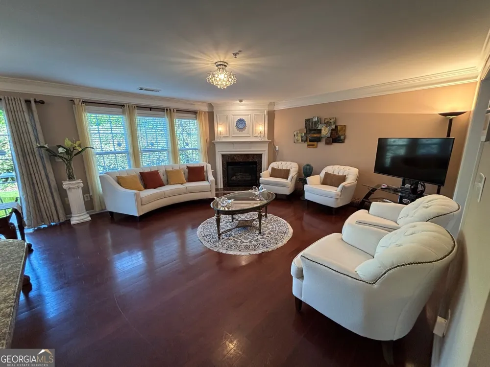 274 Balaban CIR Woodstock, GA 30188