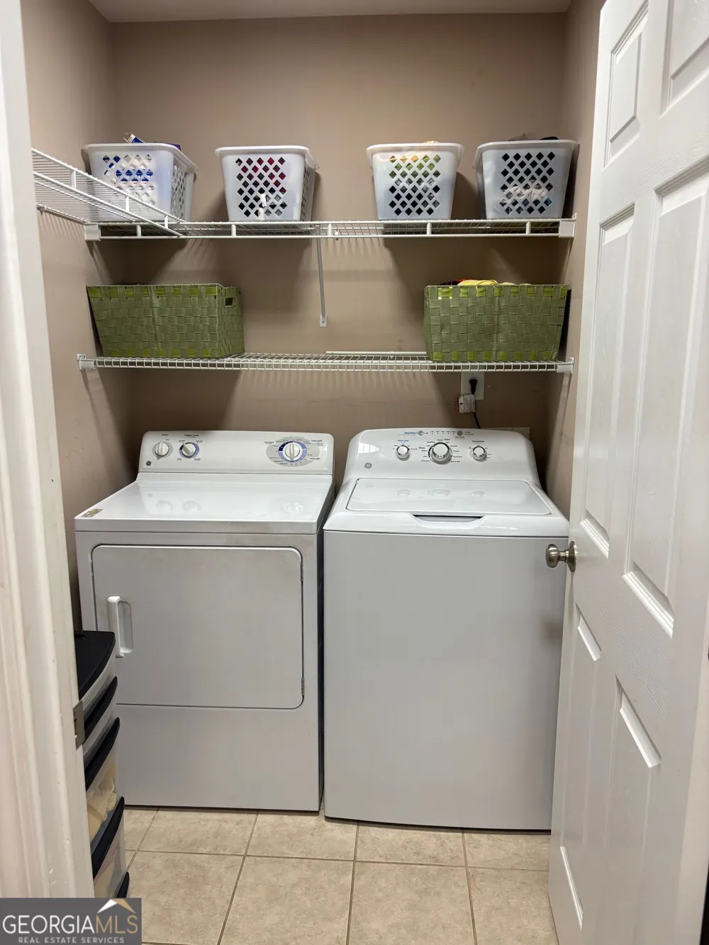 274 Balaban CIR Woodstock, GA 30188