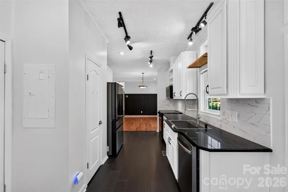 6 Enochs Way Fletcher, NC 28732