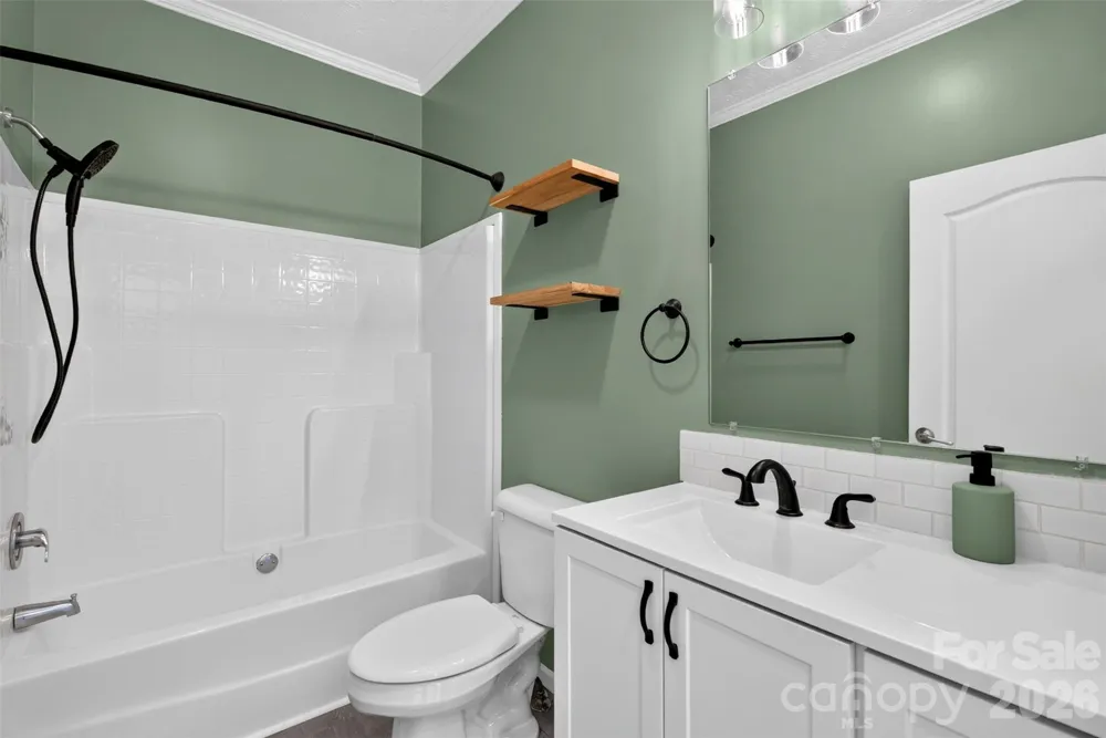 6 Enochs Way Fletcher, NC 28732