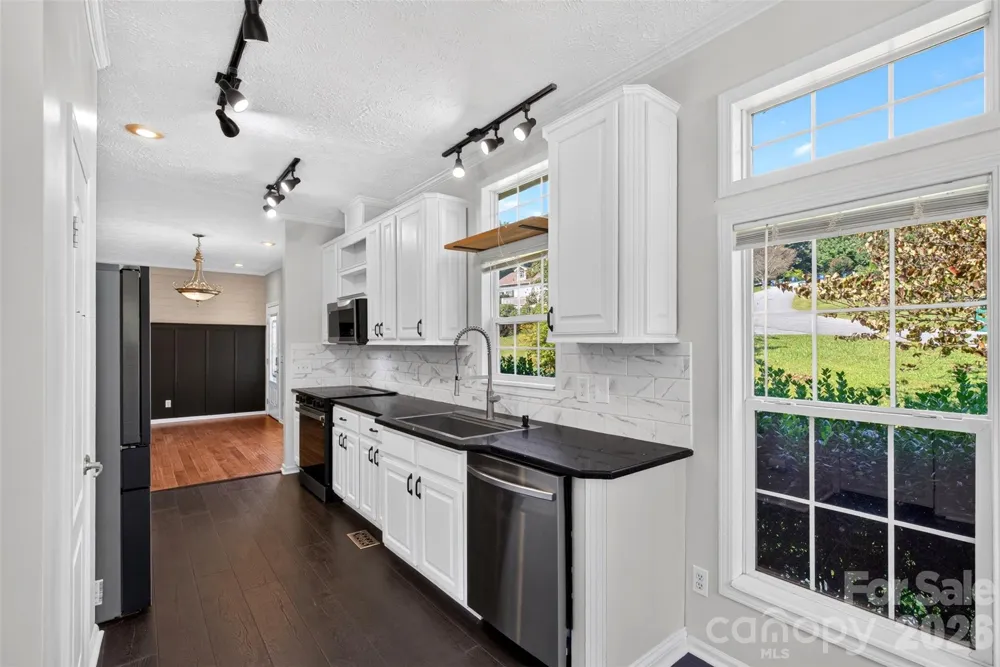 6 Enochs Way Fletcher, NC 28732