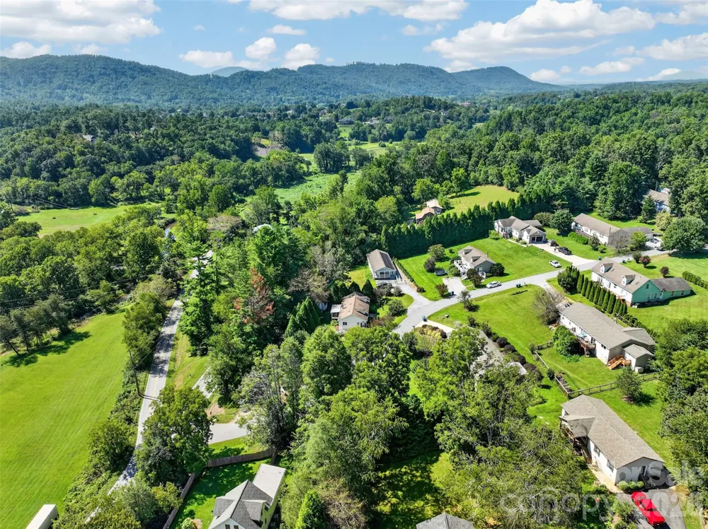 6 Enochs Way Fletcher, NC 28732