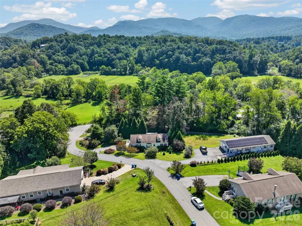 6 Enochs Way Fletcher, NC 28732