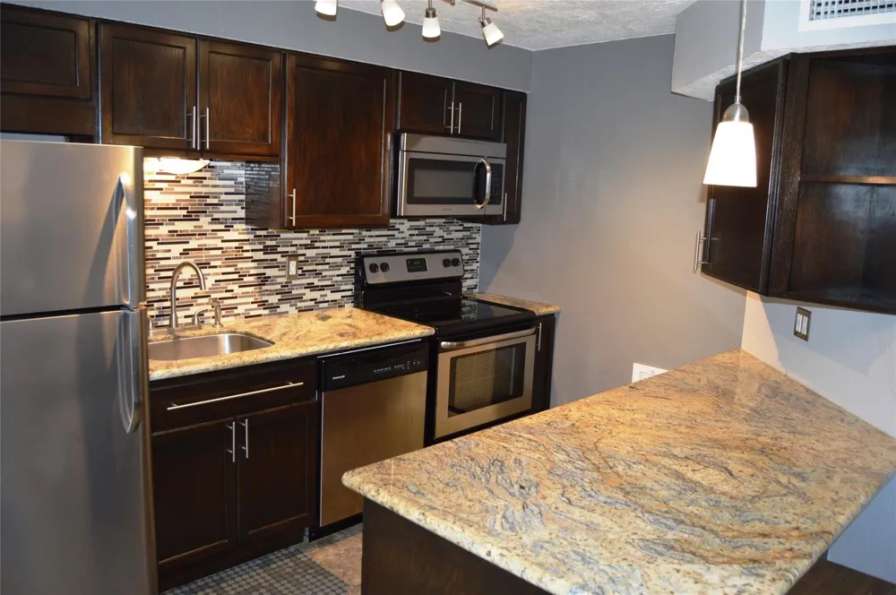 103 Elizabeth Street Cleveland, TX 77327