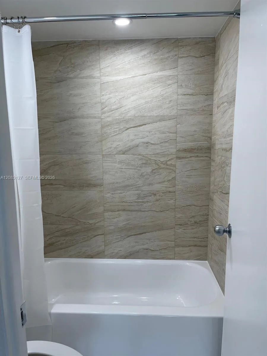 1200 NE Miami Gardens Dr #803W Miami, FL 33179