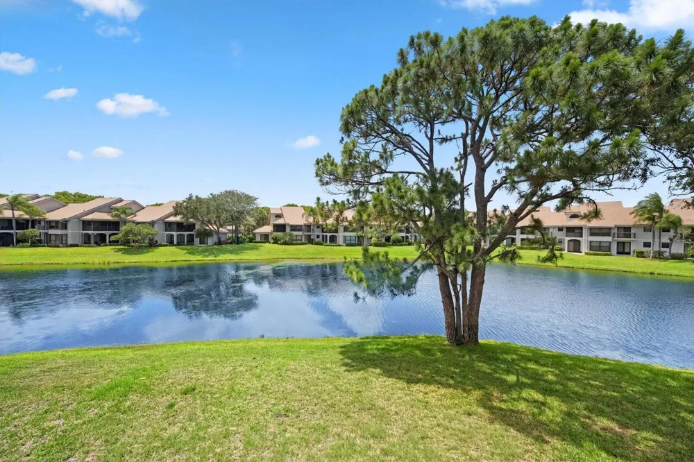 16695 TRADERS Crossing #218 Jupiter, FL 33477