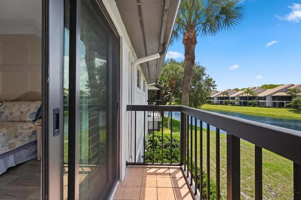 16695 TRADERS Crossing #218 Jupiter, FL 33477
