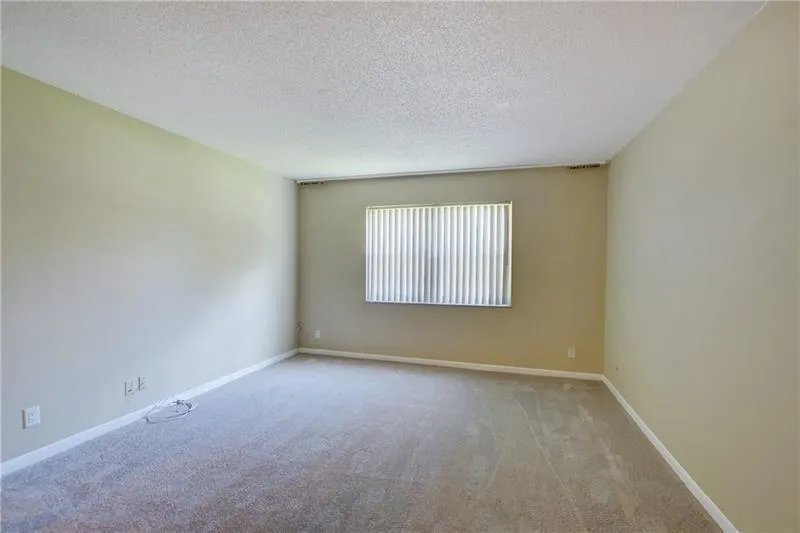 8735 RAMBLEWOOD DRIVE #212 Coral Springs, FL 33071