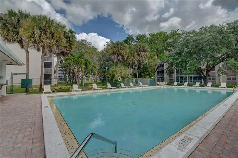 8735 RAMBLEWOOD DRIVE #212 Coral Springs, FL 33071