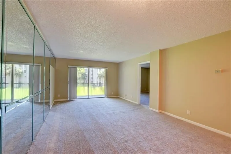 8735 RAMBLEWOOD DRIVE #212 Coral Springs, FL 33071
