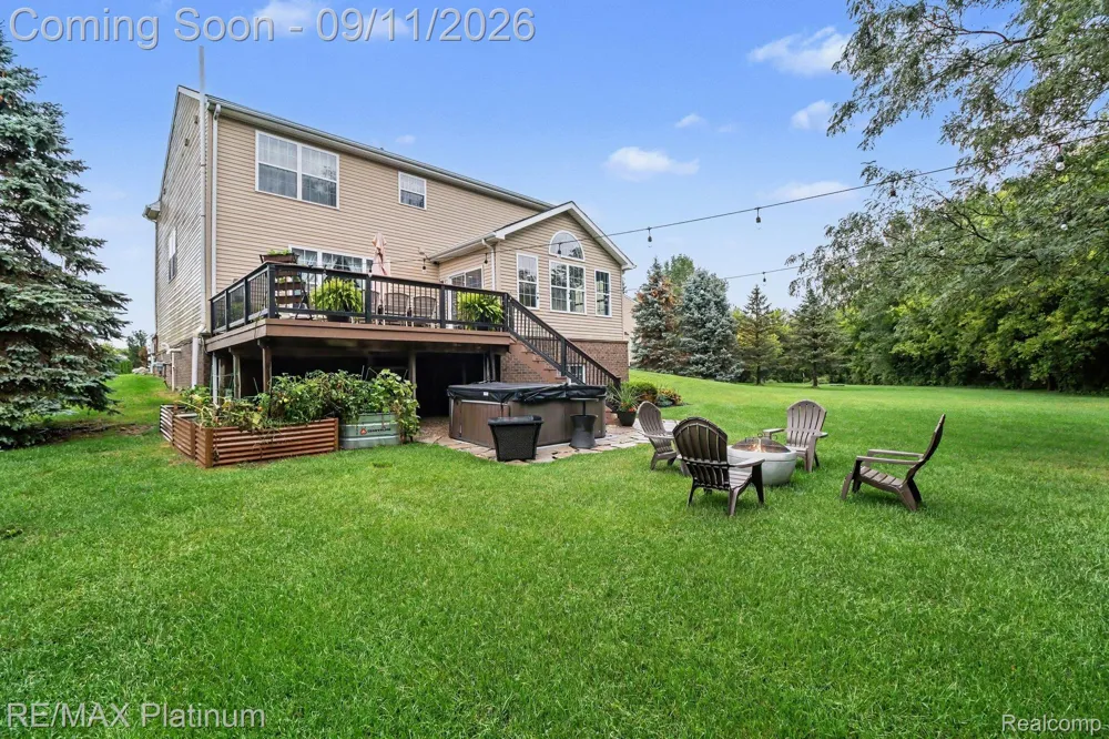 57275 Waterway Court Lyon Charter Township, MI 48165