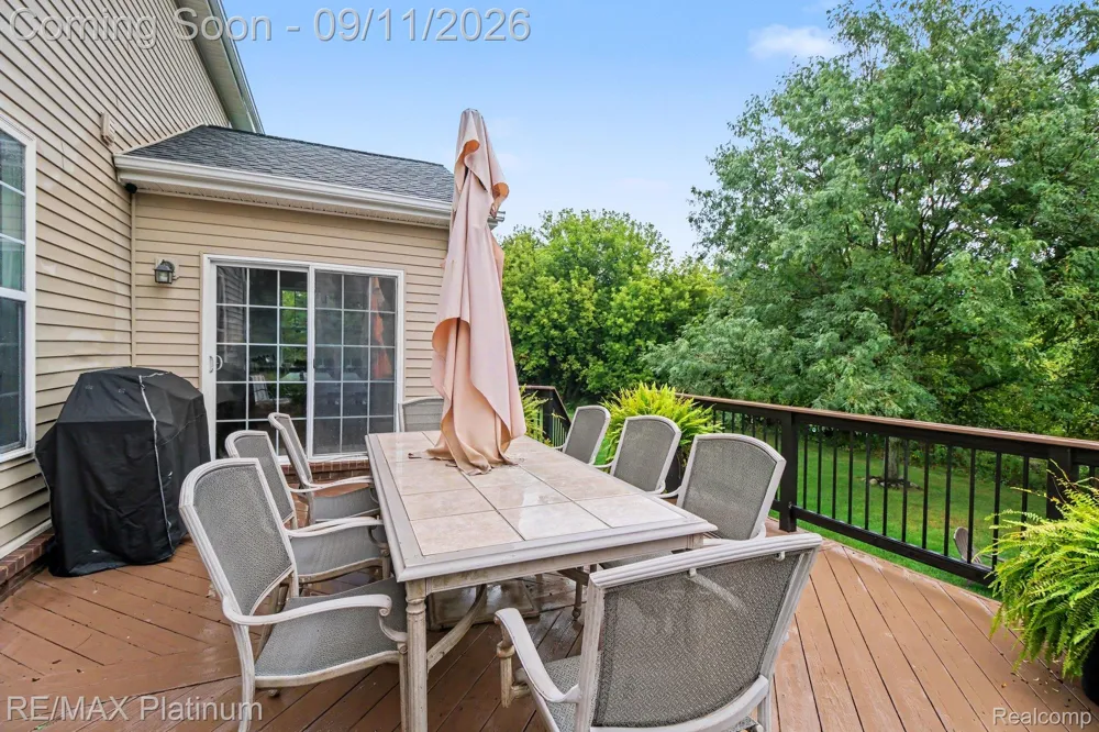 57275 Waterway Court Lyon Charter Township, MI 48165